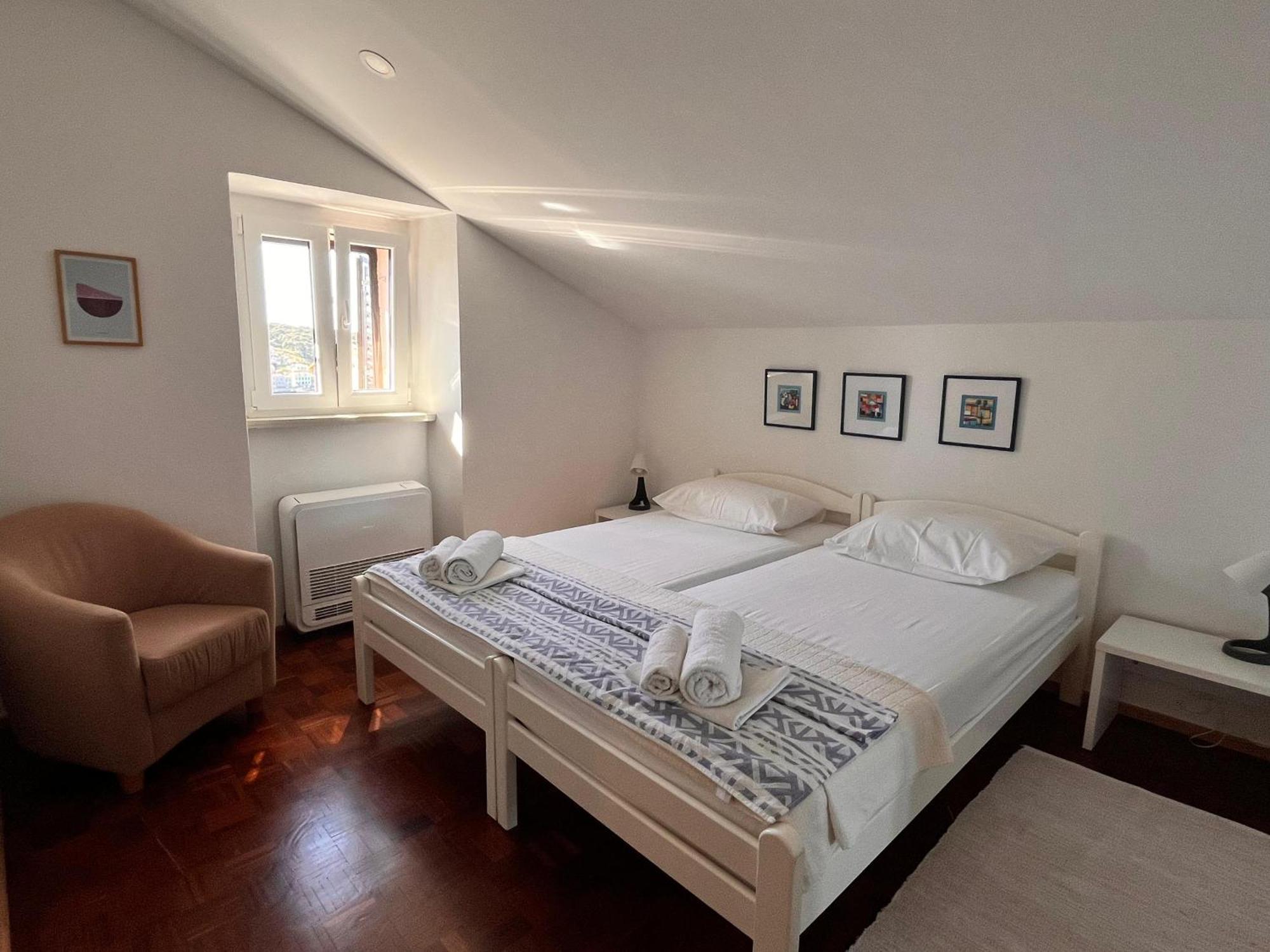 Apartment Oscar Mali Losinj Bagian luar foto